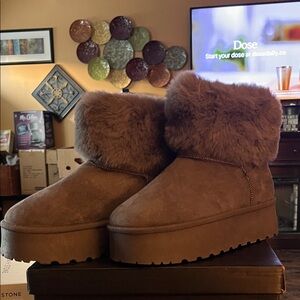 Fashion Nova Brown Fur-Lined Winter Boots